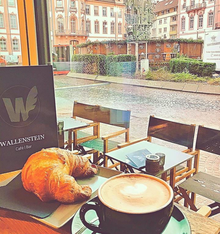 Wallenstein Cafe & Bar